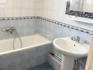 A louer Appartement au 2eme etage a cite Sahafa cite la Ghazela