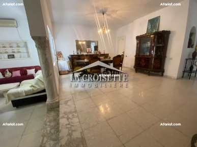 Villa S+4 avec piscine à La Marsa MVV0284