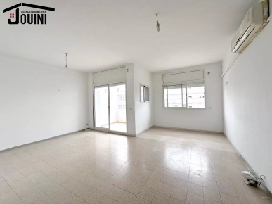 Appartement S+3 À Louer à Cité El Mahrajène