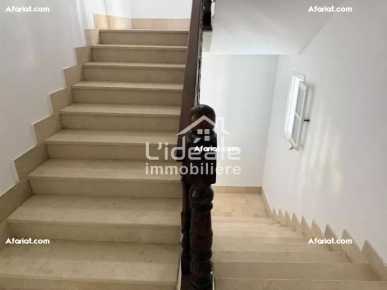 À louer à l’année  Superbe villa avec piscine à Hammamet