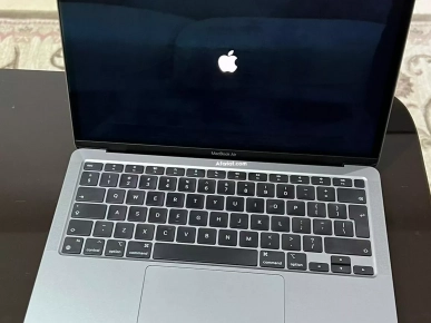 MacBook Air M1 2020/ 13,3"