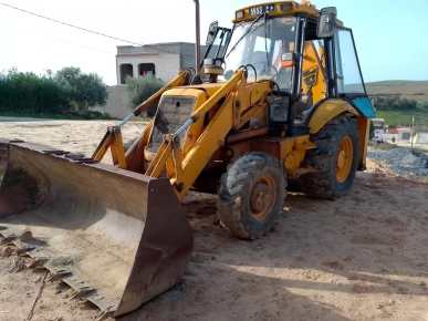 Tractopelle JCB