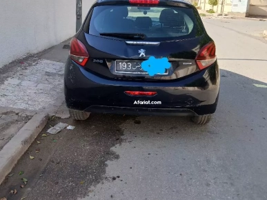 A vendre peugeot 208 bon occassion