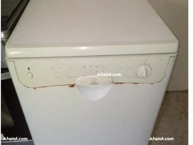 Lave vaisselle  grand format (supporte de grandes quantités) Lave vaisselle  grand format (supporte de grandes quantités)