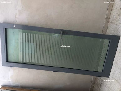 PORTES À VENDRE