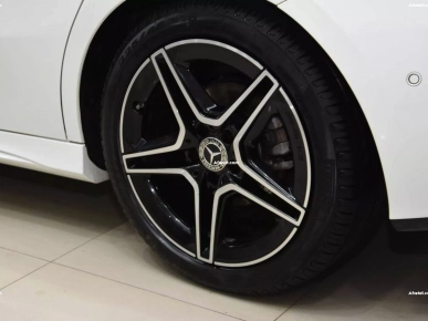 Mercedes A180 kit AMG( échange possible)