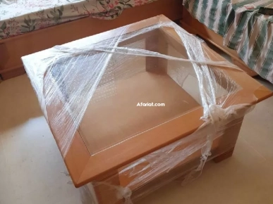 Table basse toute neuve va avec le salon déjà en vente