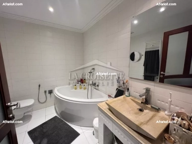 Villa S+4 avec piscine à Gammarth  MVL0522