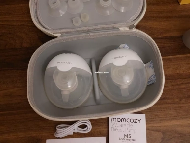 MOMCOZY M5 TIRE LAIT MAINS LIBRES AVEC 5 TAILLES DOUBLE