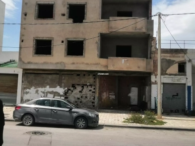 Immeuble inachevé a la goulette vue mer