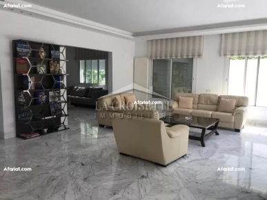 Villa meublée S+6 avec piscine à La Marsa  MVL1184