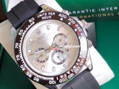 ROLEX LUMINEUX WATER BACK RÉSISTANT AVEC PACKAGING