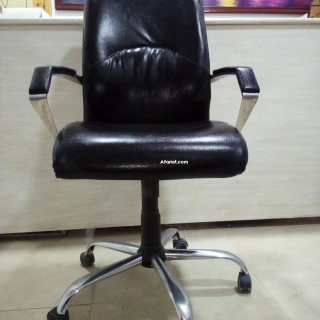 A vendre un fauteuil de direction, marque "TORNADO" A vendre un fauteuil de direction, marque "TORNADO"