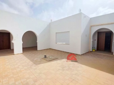 VILLA DE PLAIN-PIED À HOUMT SOUK DJERBA ZU - RÉF V713