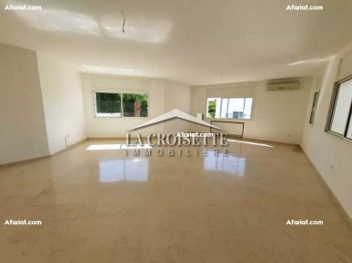 Une villa S+4 avec piscine à Gammarth ZVL0436