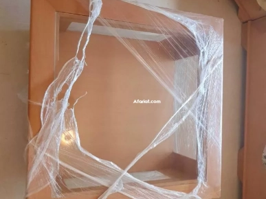 Table basse toute neuve va avec le salon déjà en vente
