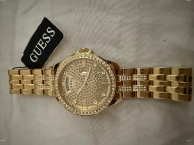 Belle montre Guess neuve