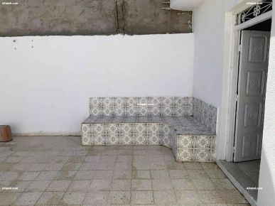 À Louer – Maison S+3 avec grande terrasse à wardia 6, tunis