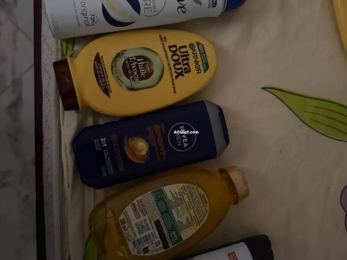 Vend shampooing et déodorant