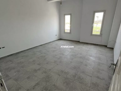 Bureau 100 m2, à Kalaa Kebira face au stade municipale