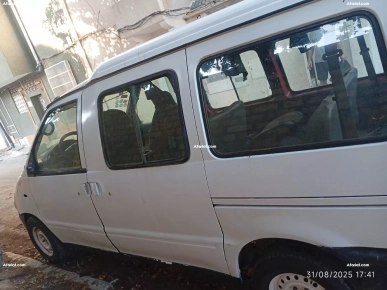 Nissan serena 8 place