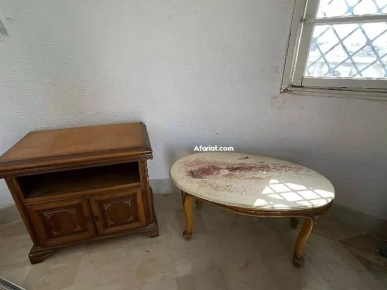 meuble TV en blenz et table de nuit /une table blenz et en marbre meuble TV en blenz et table de nuit /une table blenz et en marbre