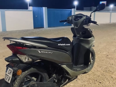 Honda vision 50cc à vendre…            10.650 km