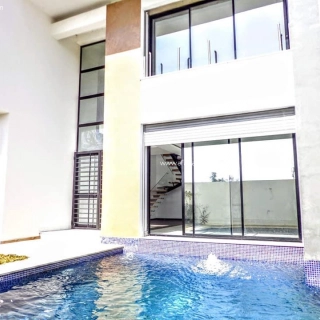 Duplex avec piscine HS jamais habité Duplex avec piscine HS jamais habité