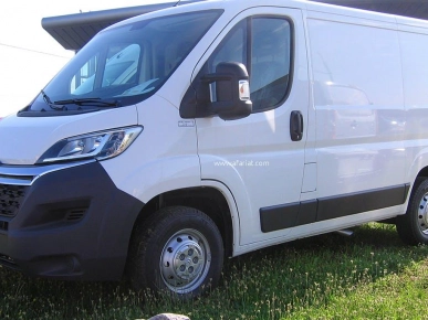 Camionnette avec chauffeur