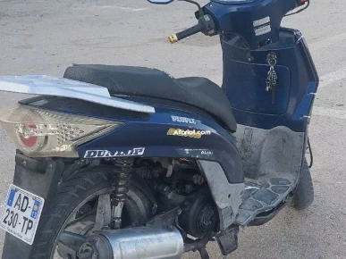 Kymco people s 200i