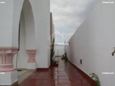 Villa avec piscine et jardin à Hammamet Sud à vendre 51355351