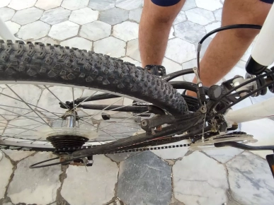 A vendre vélo avec vitesse
