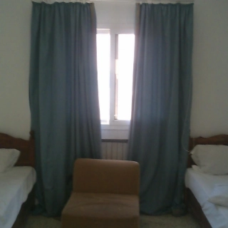 Studio meublé climatisé une chambre de 2 ou 3 lits cuisine équipée salle d4eau séchoir Studio meublé climatisé une chambre de 2 ou 3 lits cuisine équipée salle d4eau séchoir