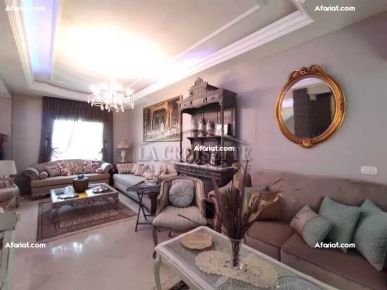 Villa S+5 avec piscine à La Soukra  ZVV0173