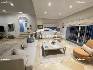 Villa S+4 avec piscine à Gammarth MVL0256