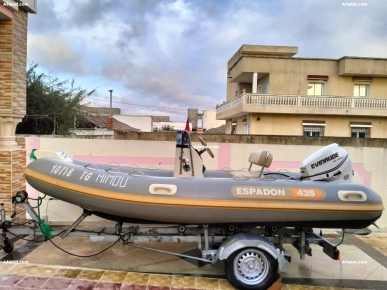 Bateau Semi-rigide Espadon 4.35m Moteur Evinrude 40cv en tres bon