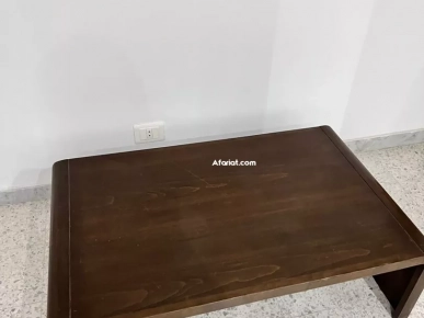 trois tables