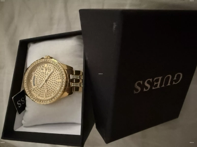 Belle montre Guess neuve