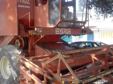 Moissonneuse batteuse Laverda m-132 Moissonneuse batteuse Laverda m-132