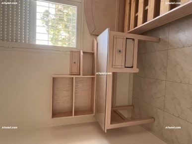 Chambre complète à vendre-lit+ bureau+table de nuit+porte manteau