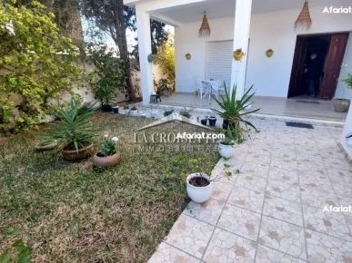 Rez-de-chaussée de villa meublé S+3 avec jardin à La Marsa   MRCL