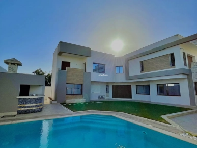 Villa haut standing avec piscine à vendre – Boumhal