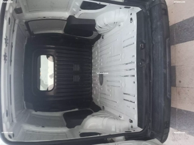 voiture utilitaire fiat Doblo en bonne état