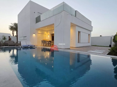 VILLA NEUVE AVEC PISCINE À LA ZONE TOURISTIQUE MEZRAYA DJERBA ZA