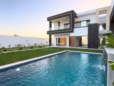 Villa toute neuve S+5 avec piscine à vendre à Hammamet Sud
