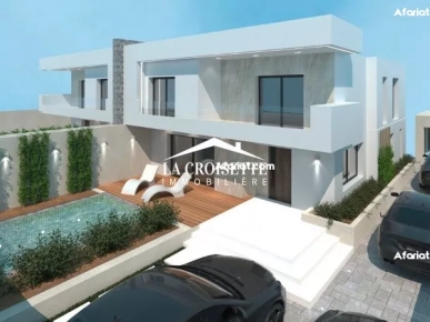 Duplex S+5 avec terrasse et piscine à La Soukra MVV0343