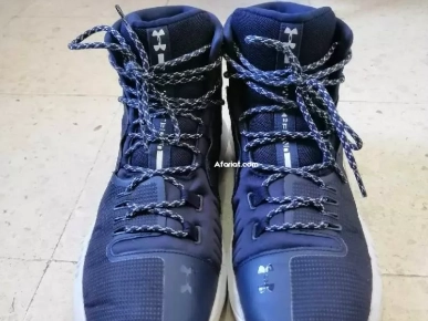 UNDER ARMOUR UNDER ARMOUR