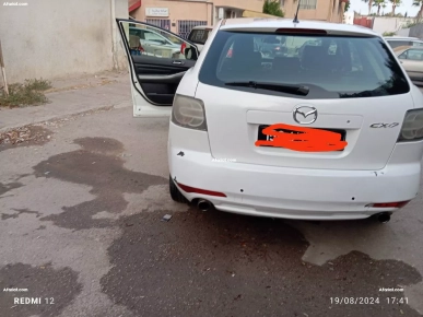 a vendre une belle Mazda CX-7 très propre