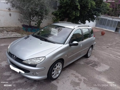 a vendre une belle 206 Peugeot diesel