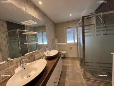 Villa S+5 avec piscine à La Marsa MVL1282